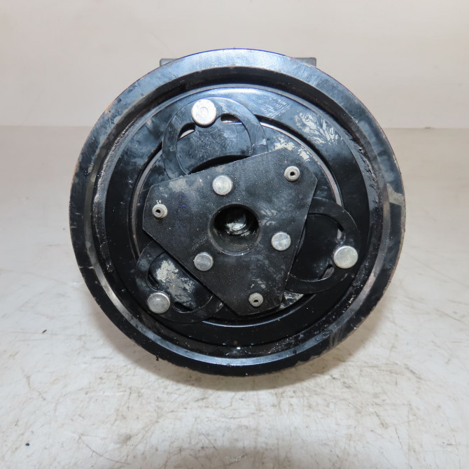 Compresseur air conditionne occasion  Nissan NV200 Camionnette 1.5 dci 90 (m20, m20m) (2011)   926003VD1A  1