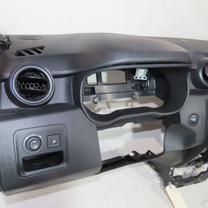 Planche de bord occasion  Dacia DUSTER (HM_) 1.5 dci 115 (hmad) (2017)   681000133R  2