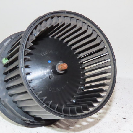 Moteur ventilateur chauffage occasion  Dacia DUSTER (HM_) 1.5 dci 115 (hmad) (2017)   272102762R 