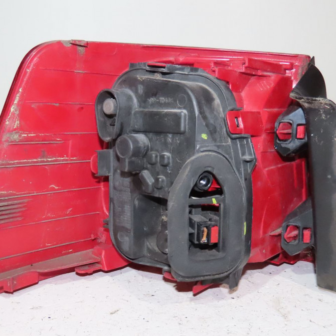 Feu arrière droit occasion  Volkswagen vw SHARAN (7N1, 7N2) 2.0 tdi (2010) 5 portes   7N0945096G  3