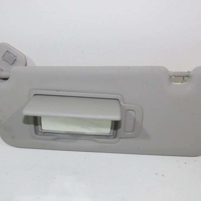 Pare-soleil gauche occasion  Dacia SANDERO III Liberty 125 i.e. (m73) (2012)   964011680R  1