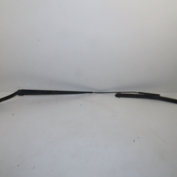 Bras essuie-glace avant droit occasion  Chevrolet AVEO 3/5 portes (T300) 1.4 (2011)   95364373  1