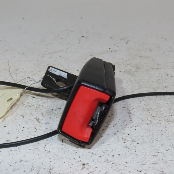 Ancrage ceinture arrière gauche occasion  Opel CORSA E (X15) 1.4 (08, 68) (2014)   13427757  2