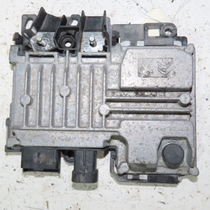 Platine fusible av occasion  Citroën C4 CACTUS 1.2 thp 110 (2014)   9810858280  1