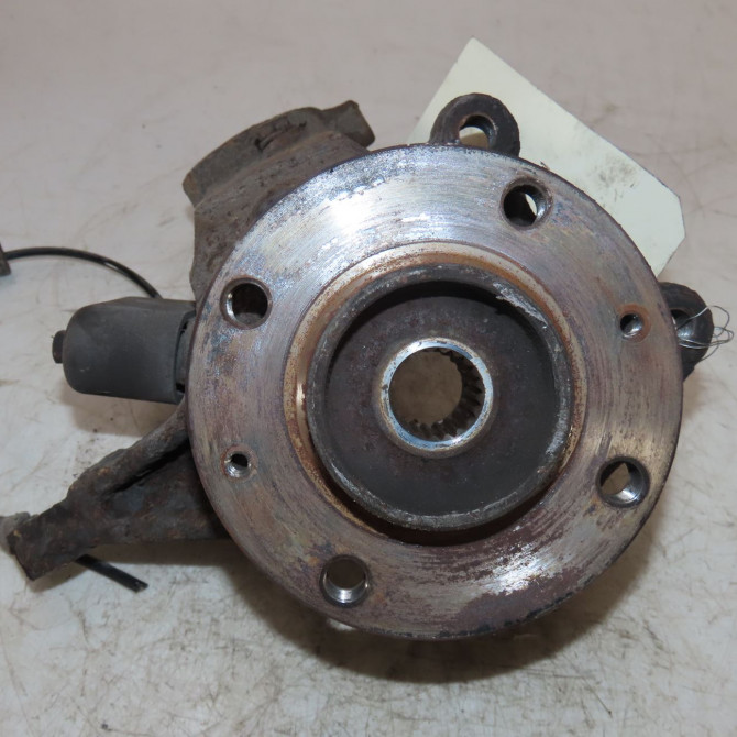 Fusee avd occasion  Peugeot 206+ (2L_, 2M_) 1.4 hdi eco 70 (2009-2013) 5 portes   364775  2