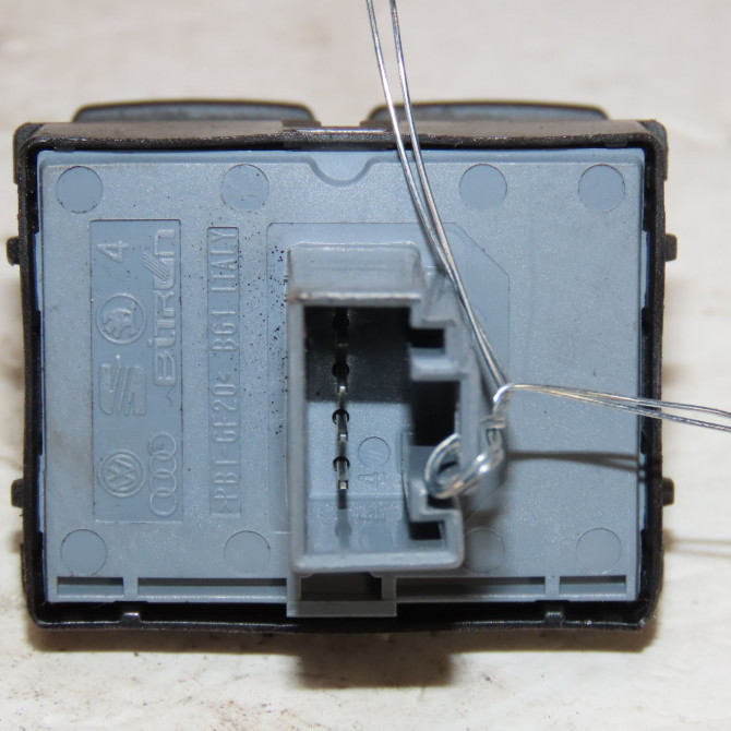 Commande lève-glace porte avant gauche occasion  Volkswagen vw POLO V (6R1, 6C1) 1.0 (2014)   6C0959858WHS  3