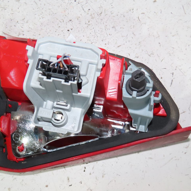 Feu arrière intérieur droit occasion  Audi A4 B8 Avant (8K5) 2.0 tdi (2008-2015)   8K9945094B  3