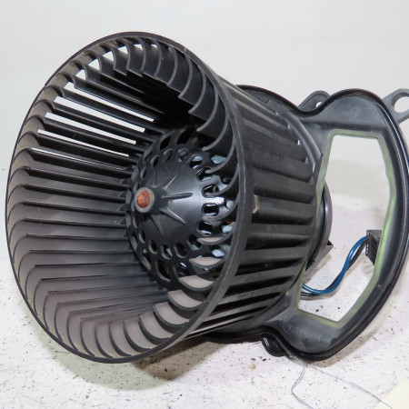 Moteur ventilateur chauffage occasion  Renault MEGANE IV 3/5 portes (B9A/M/N_) 1.5 dci 90 (b9a1) (2015)   272103243R 