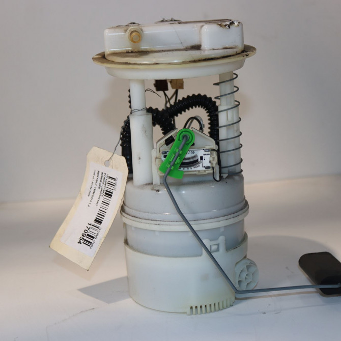 Pompe à carburant immergée occasion  Renault TWINGO II (CN0_) 1.2 16v (cn0k, cn0v) (2007) 3 portes   8200368239  1