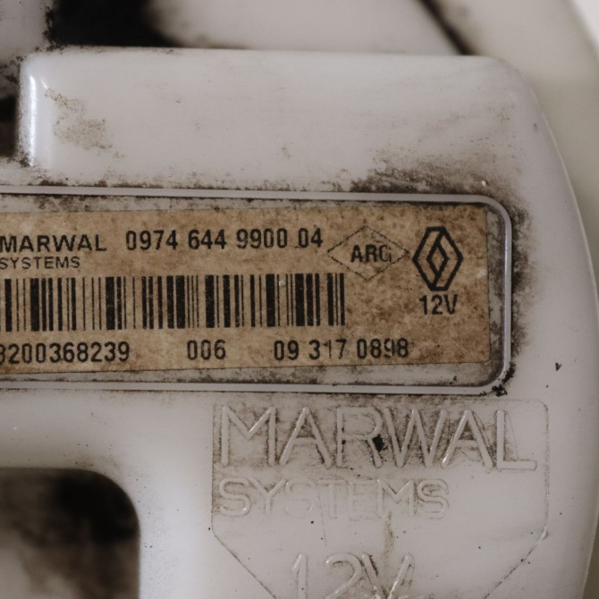 Pompe à carburant immergée occasion  Renault TWINGO II (CN0_) 1.2 16v (cn0k, cn0v) (2007) 3 portes   8200368239  2