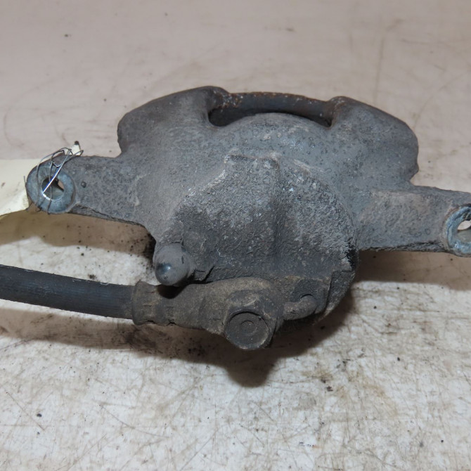 Etrier de frein avant gauche occasion  Peugeot 107 (PM_, PN_) 1.0 (2005-2014) 3 portes   4401G8  3