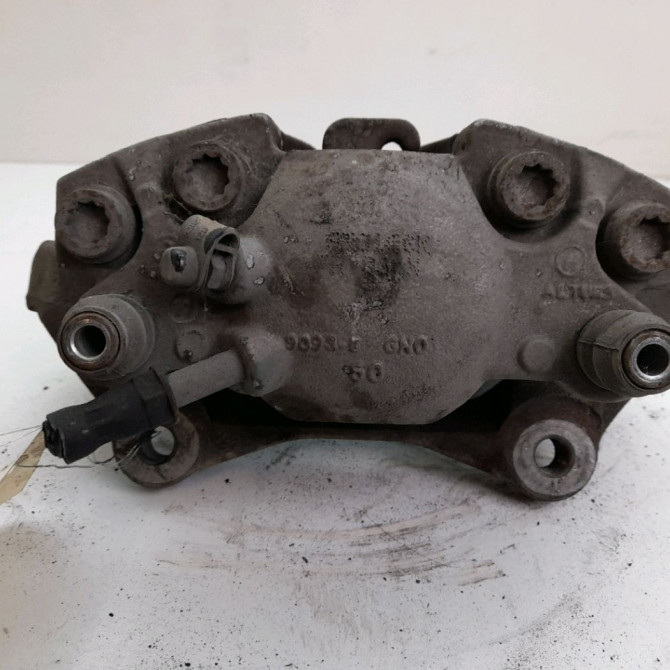 Etrier de frein avant droit occasion  Audi Q5 (8RB) 2.0 tdi quattro (2012-2017)   8K0615124J  3