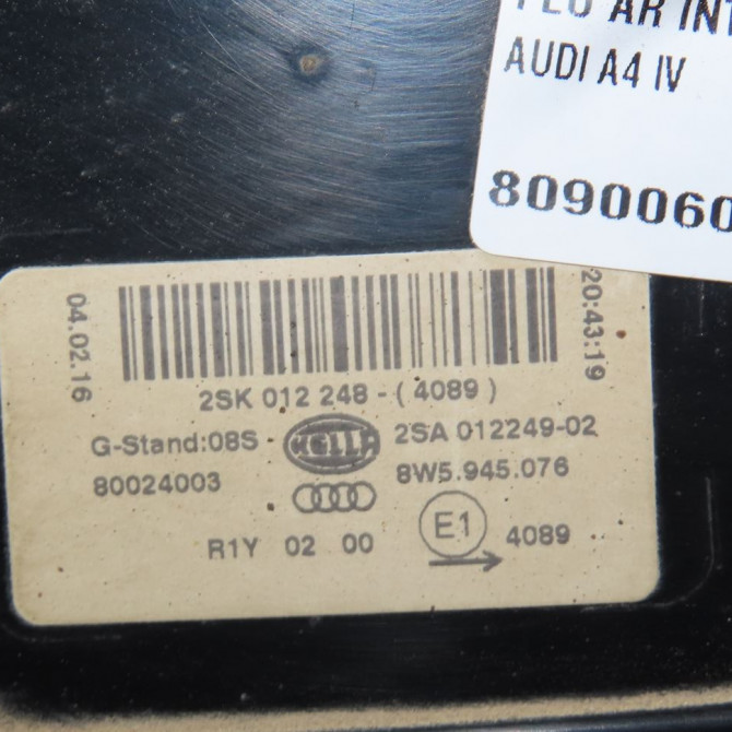 Feu arrière intérieur droit occasion  Audi A4 B9 (8W2, 8WC) 2.0 tdi (2015)   8W5945076  2