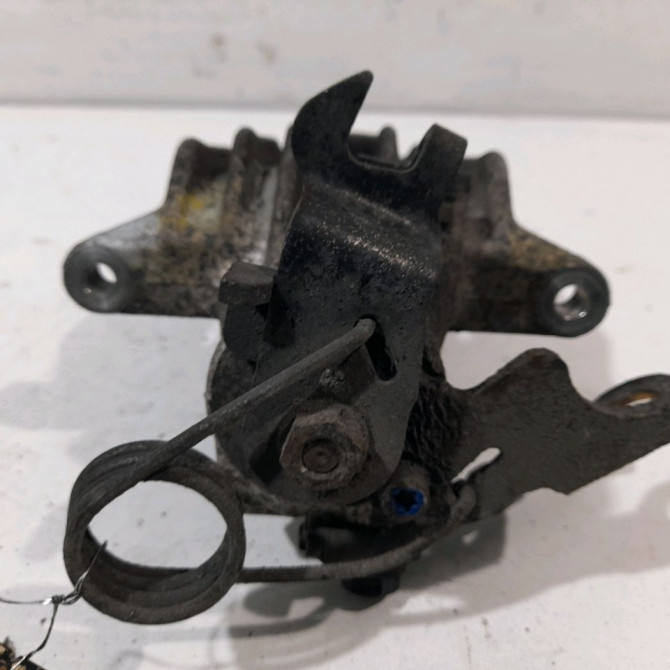 Etrier de frein arrière droit occasion  Audi A4 B5 (8D2) 1.9 tdi (1995-2000)   8E0615424  2