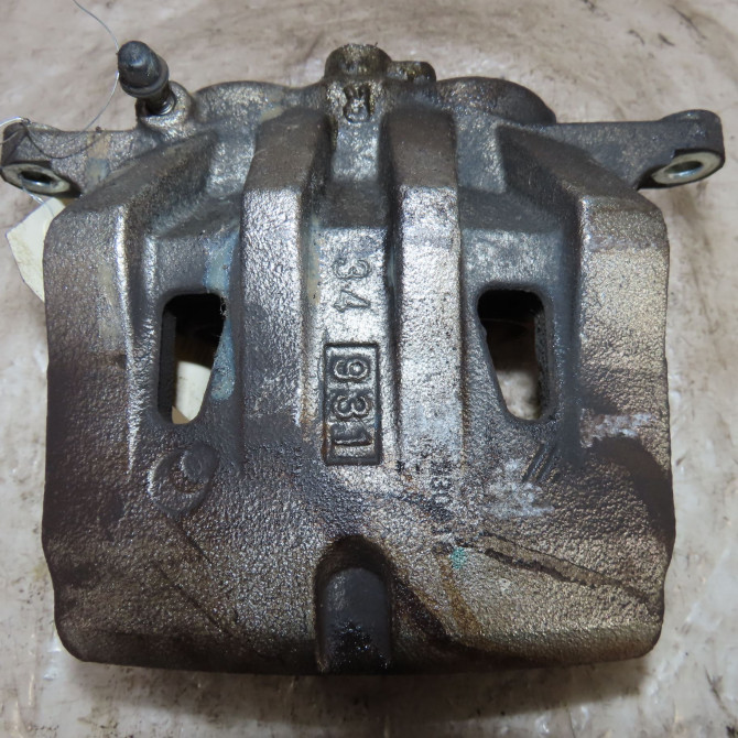 Etrier de frein avant droit occasion  Toyota RAV 4 V (_A5_, _H5_) 2.5 hybrid awd (axah54) (2018)   4773048150  1