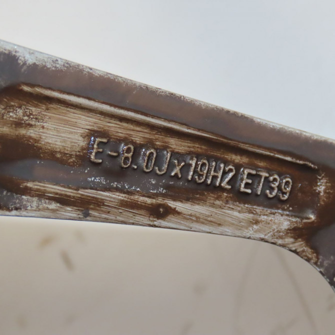 Jante aluminium occasion  Audi Q5 (8RB) 2.0 tdi quattro (2012-2017)   8R0601025AE  3