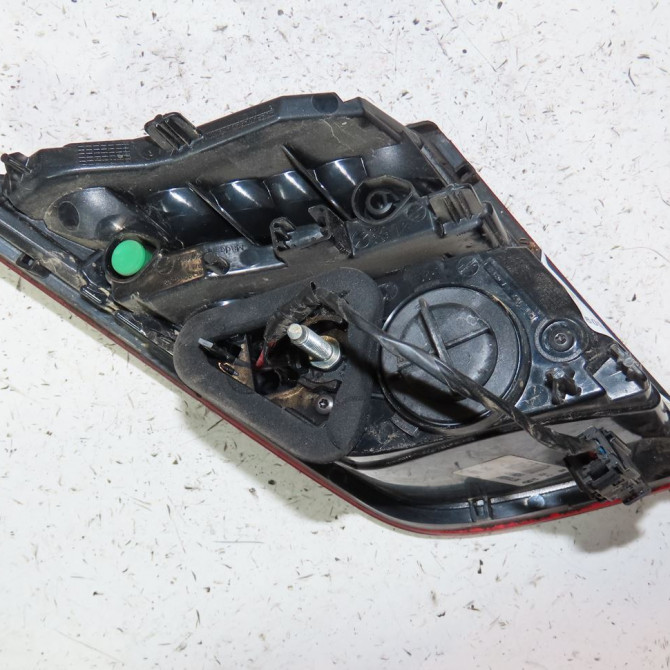 Feu arrière intérieur droit occasion  Peugeot 308 II (LB_, LP_, LW_, LH_, L3_) 1.6 hdi (2013-2021)   9677818380  3