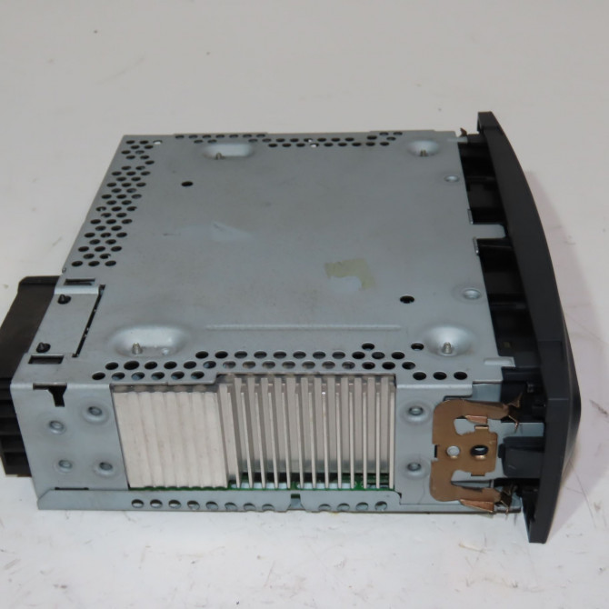 Autoradio occasion  Renault CLIO III (BR0/1, CR0/1) 1.5 dci (br17, cr17) (2005-2012) 5 portes   281150038R  4