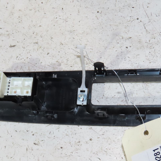 Commande lève-glace porte avant droite occasion  Toyota AYGO X (_B7_) 1.0 vvt-i (kgb70) (2022)   848100D030  2