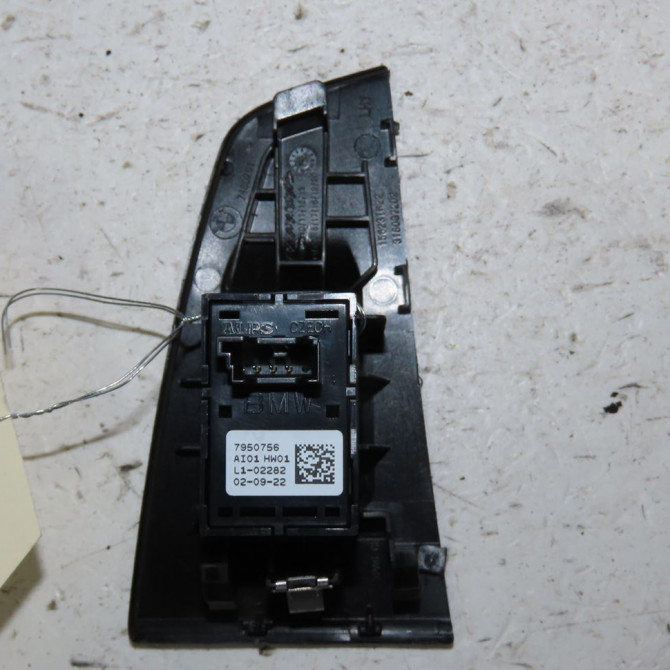 Commande leve-glace porte arrière gauche occasion  Bmw 1 (F40) 118 i (2019) 5 portes   61317950756  3