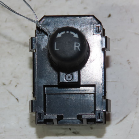 Commande rétroviseurs extérieures électriques occasion  Nissan PULSAR 3/5 portes (C13) 1.2 dig-t (2014)   255701AA0A 