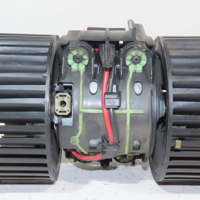 Moteur ventilateur chauffage occasion  Renault MEGANE III 3/5 portes (BZ0/1_, B3_) 1.5 dci (2009) 5 portes   272104937R  2