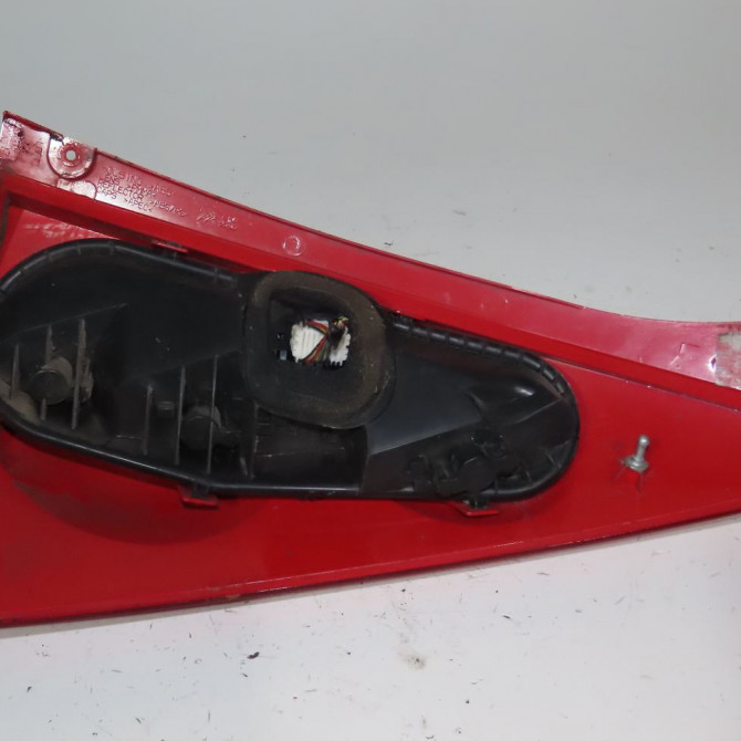 Feu arrière gauche occasion  Peugeot 107 (PM_, PN_) 1.0 (2005-2014) 3 portes   6350X6  2