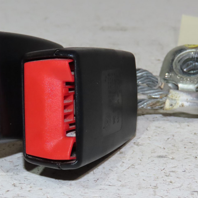 Ancrage ceinture arc occasion  Volkswagen vw GOLF VI (5K1) 2.0 tdi (2008-2013) 5 portes   1K0857739MQVZ  2