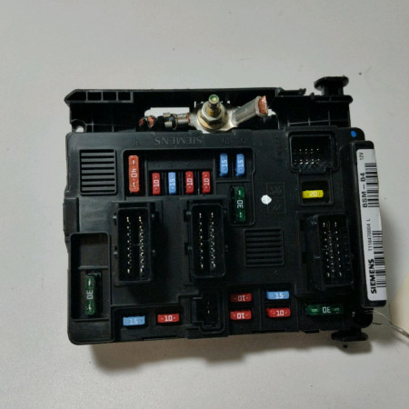 Boite a fusibles occasion  Citroën C2 (JM_) 1.4 hdi (2003-2009) 3 portes   9650618380 