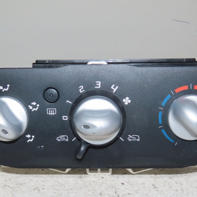 Commande de chauffage occasion  Renault TWINGO II (CN0_) 1.2 16v (cn04, cn0a, cn0b) (2007-2014) 3 portes   7701067953  1