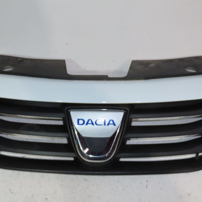 Calandre occasion  Dacia SANDERO 1.4 mpi lpg (2009)   8200735104  1