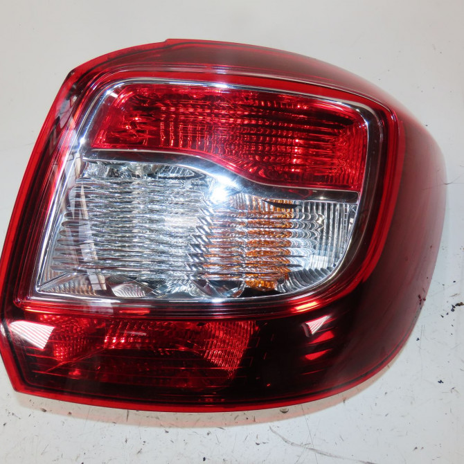 Feu arrière droit occasion  Dacia SANDERO II Tce 90 (b8m1, b8ma) (2012) 5 portes   265500465R  1