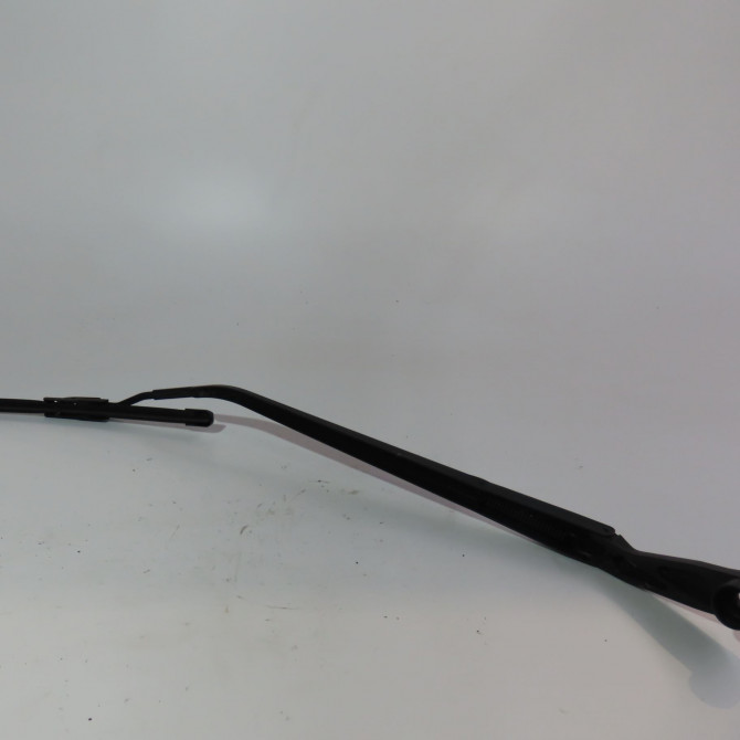 Bras essuie-glace avant droit occasion  Suzuki SX4 S-CROSS (JY) 1.6 ddis (akk 416d) (2013)   3831061M00  2