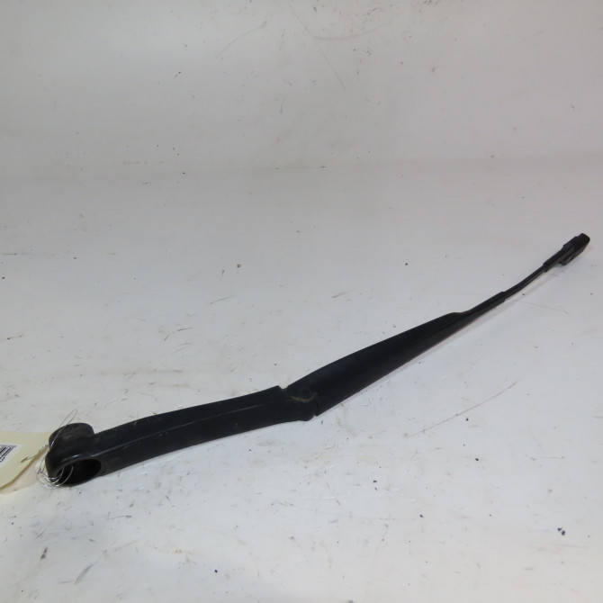 Bras essuie-glace avant gauche occasion  Kia VENGA (YN) 1.6 crdi 115 (2010)   983101P000  1