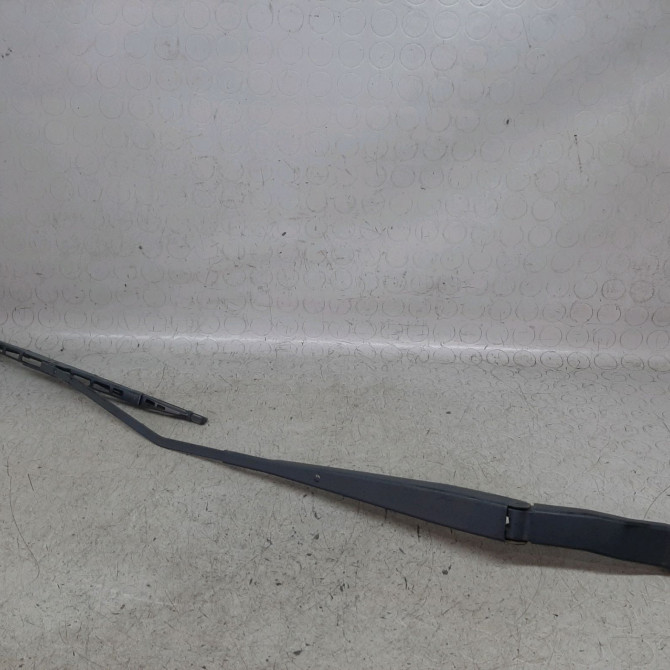 Bras essuie-glace avant droit occasion  Honda JAZZ II (GD_, GE3, GE2) 1.2 i-dsi (gd5, ge2) (2002-2008) 5 portes   76610SAAG01  1