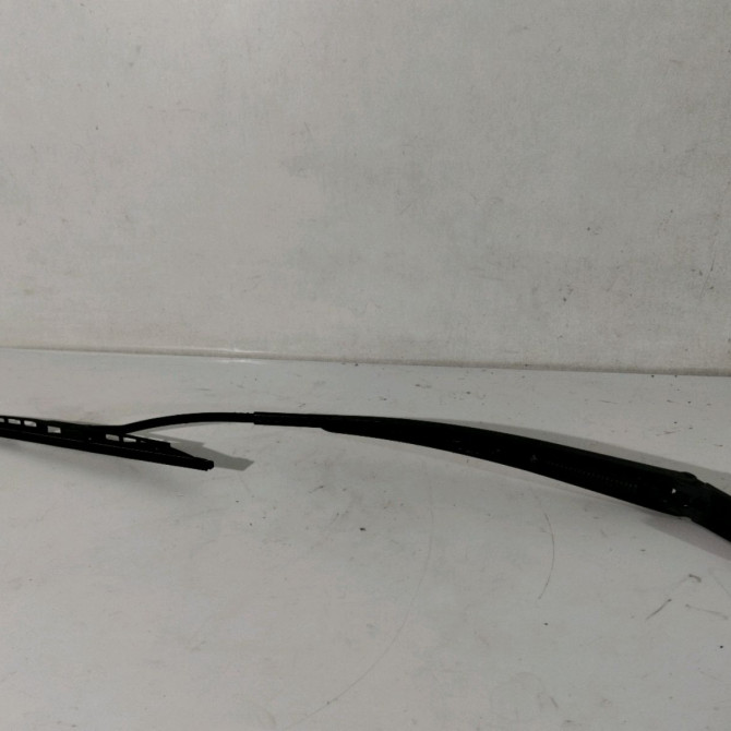 Bras essuie-glace avant droit occasion  Toyota YARIS (_P9_) 1.33 vvt-i (nsp90_) (2008-2011)   852110D070  2