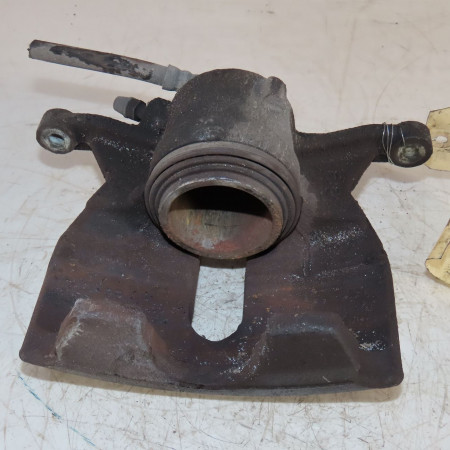 Etrier de frein avant gauche occasion  Seat ATECA (KH7, KHP) 1.6 tdi (2016)   8V0615123D 