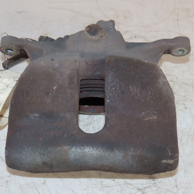 Etrier de frein avant droit occasion  Seat ATECA (KH7, KHP) 1.6 tdi (2016)   8V0615124D  2