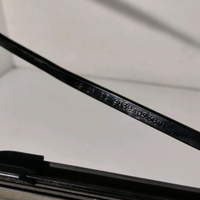 Bras essuie-glace avant droit occasion     9820344180  2