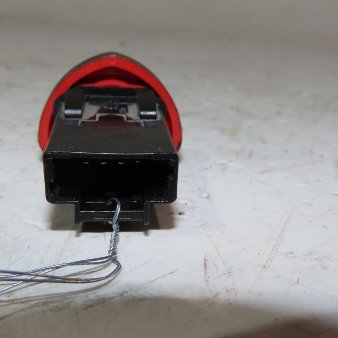 Bouton de warning occasion  Renault CLIO II (BB_, CB_) 1.2 16v (bb05, bb0w, bb11, bb27, bb2t, bb2u, bb2v, cb05,... (2001-2016) 3 portes   8200634256  2