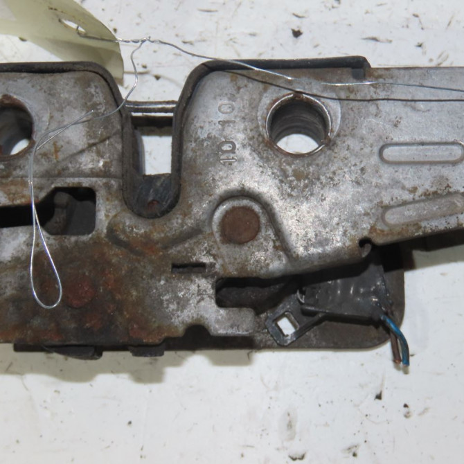 Serrure capot occasion  Volkswagen vw GOLF VI (5K1) 1.6 tdi (2009-2012) 5 portes   5K1823509A  2