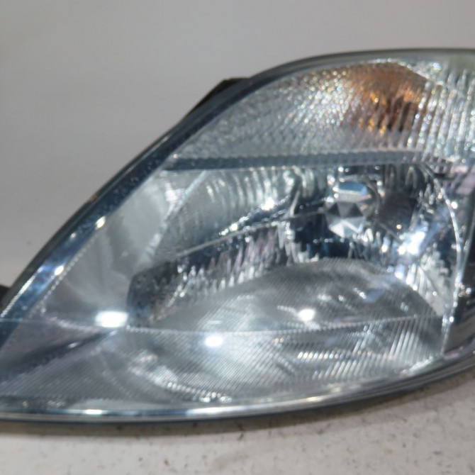 Phare gauche occasion  Ford FIESTA V (JH_, JD_) 1.4 tdci (2001-2008) 5 portes   1320349  1