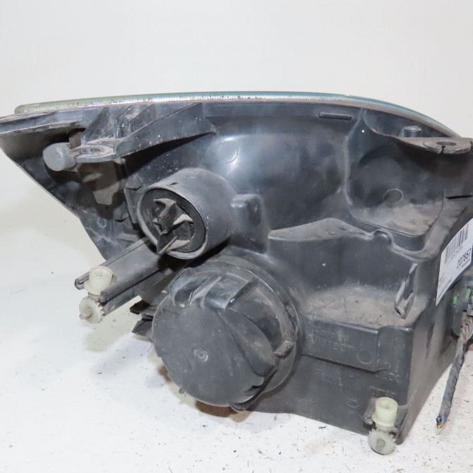 Phare gauche occasion  Ford FIESTA V (JH_, JD_) 1.4 tdci (2001-2008) 5 portes   1320349  2