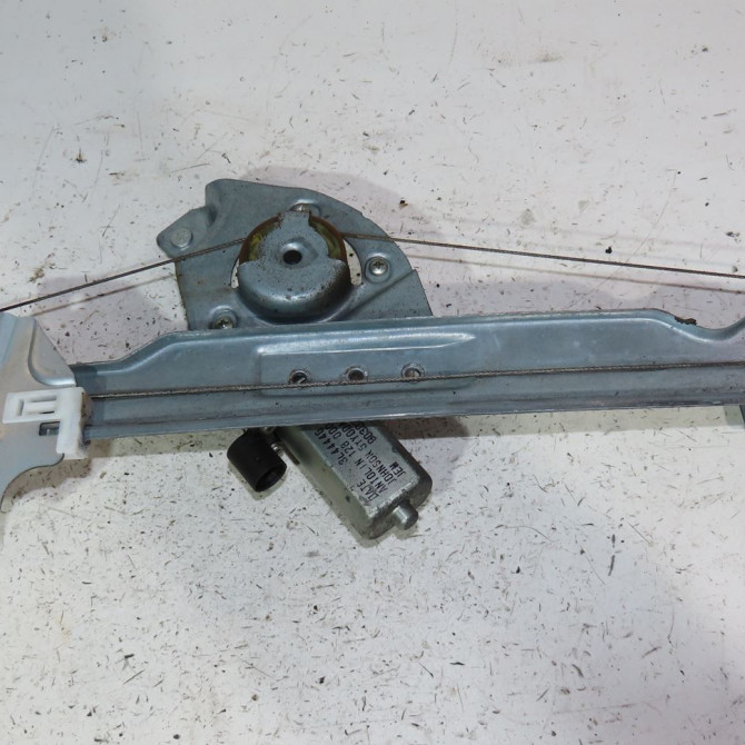 Mecanisme+moteur leve-glace avg occasion  Dacia SANDERO 1.4 mpi lpg (2009)   8200733829  1