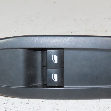 Commande lève-glace porte avant gauche occasion  Peugeot 208 I (CA_, CC_) 1.6 hdi / bluehdi 75 (2013) 5 portes   96749245ZD 