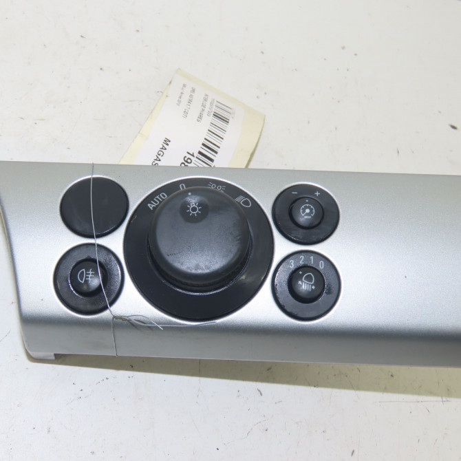 Interrupteur commande de phares occasion  Opel ASTRA J Sports Tourer (P10) 1.7 cdti (35) (2010-2015)   13129642  1