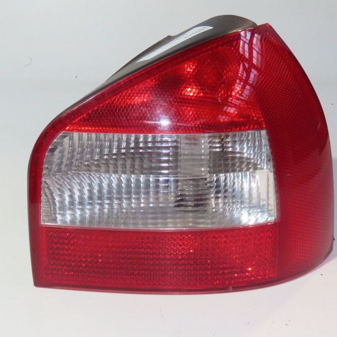 Feu arrière droit occasion  Audi A3 (8L1) 1.9 tdi (1996-2001)   8L0945096C  1