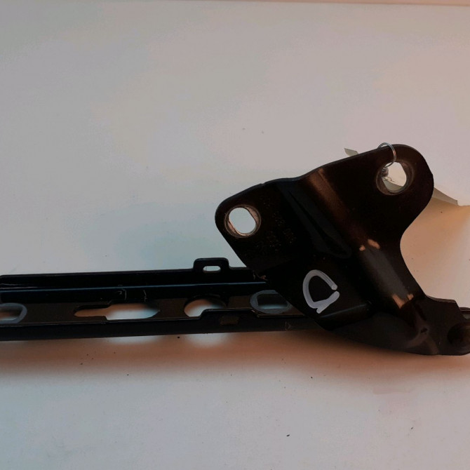 Compas d capot occasion  AUDI Q3 phase 2 02-2015->...   8U0823302  1