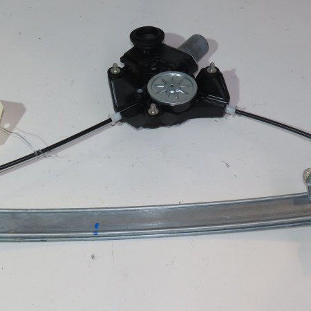 Mecanisme + moteur lève-glace avant droit occasion  Toyota YARIS (_P21_, _PA1_, _PH1_) 1.5 hybrid (mxph10, mxph11) (2020) 5 portes   698100D630 