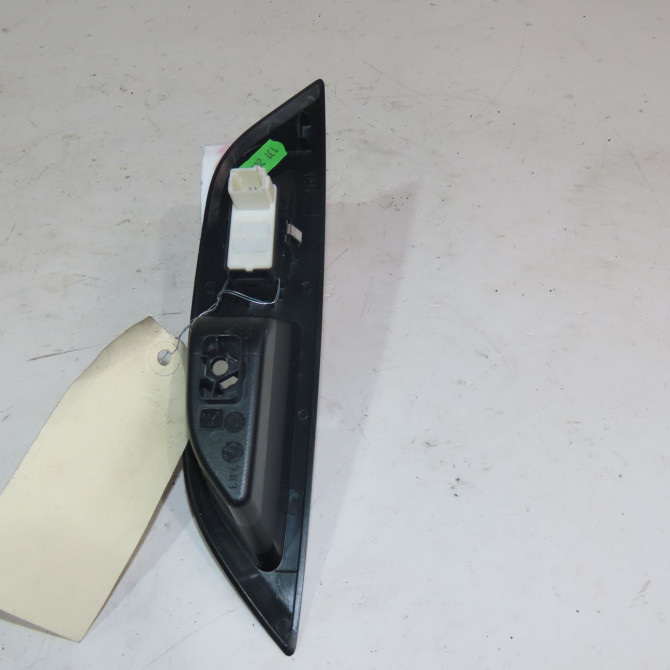 Commande leve-glace porte arrière gauche occasion  Peugeot 2008 II (UD_, US_, UY_, UK_) 1.5 bluehdi 130 (2019)   98044803ZD  2